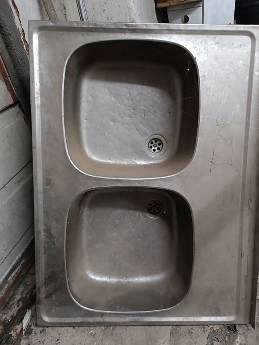 Zlew dwukomorowy ze stali nierdzewnej