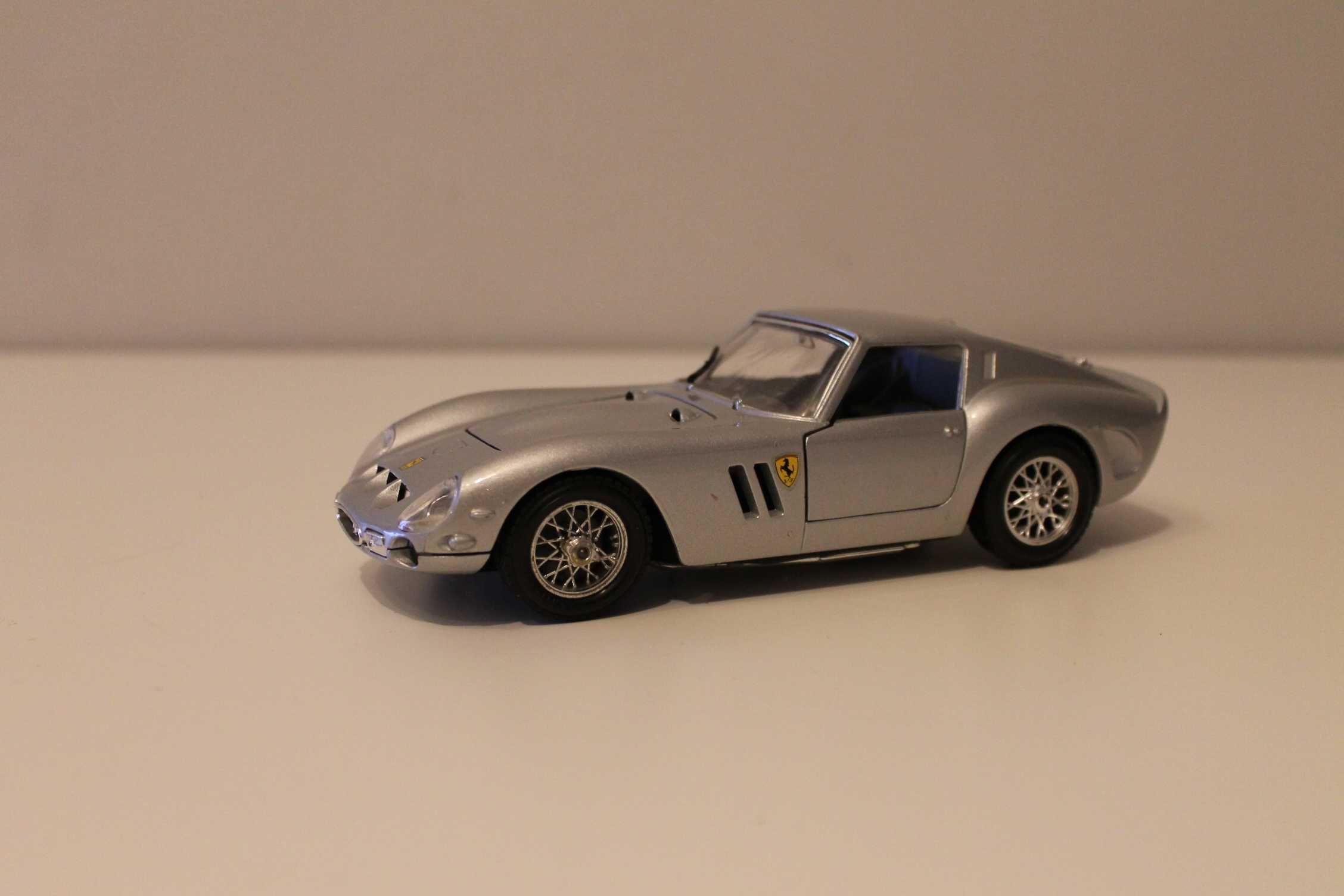 Ferrari 250 GTO Gray Bburago 1/24