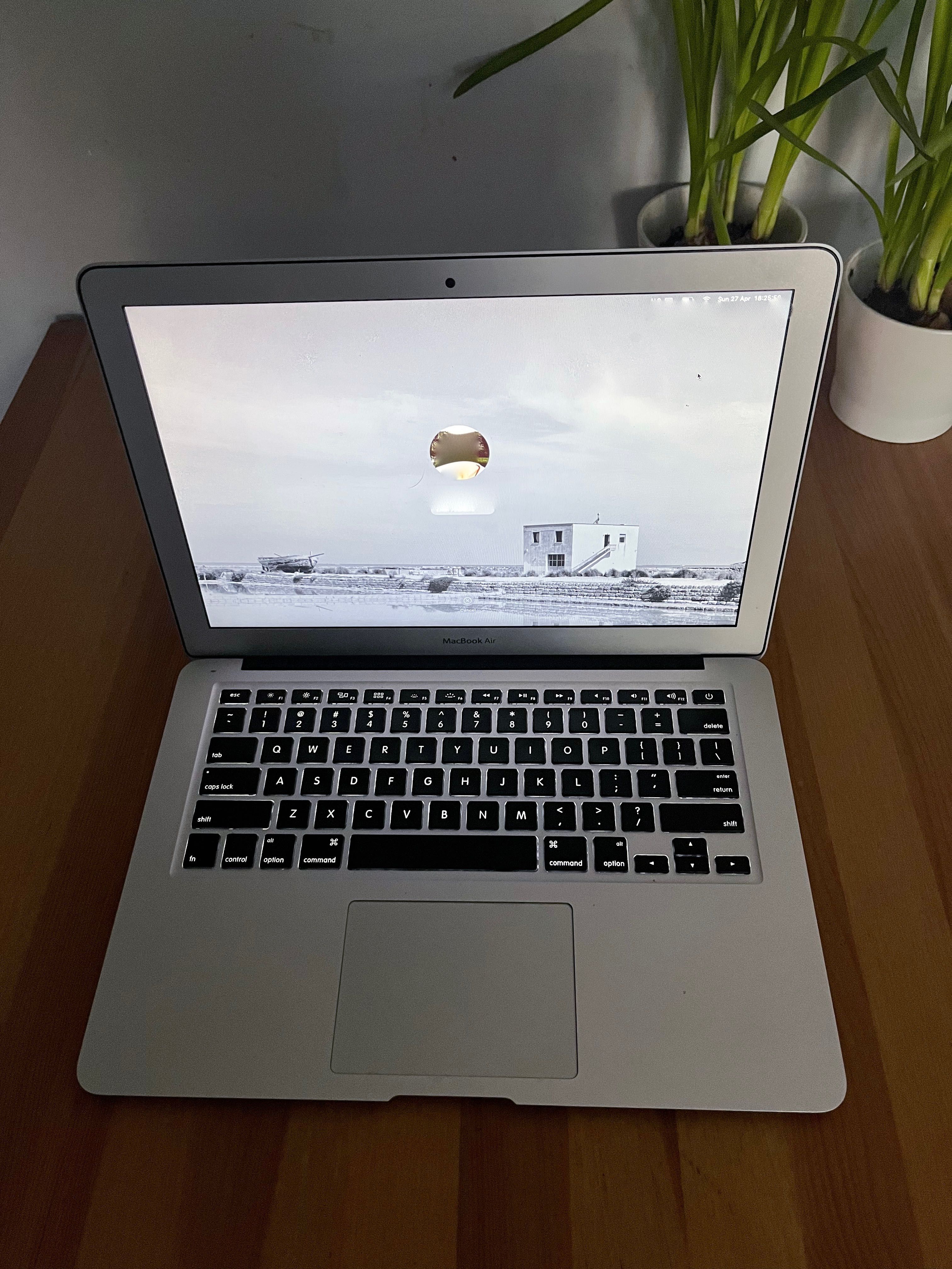 MacBook Air 13 Early 2015, 1.6GHz, 8GB Ram, 128GB SSD