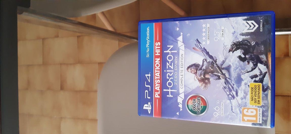 PS4 Slim 1TB com comando e jogos