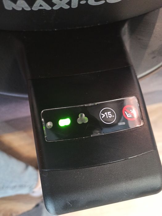 Fotelik/ nosidełko Maxi Cosi z bazą ISOFIX