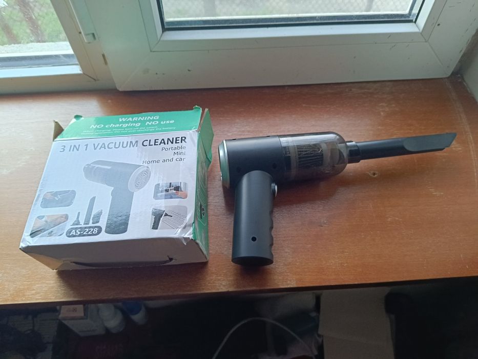 Автомобильный пылесос новый