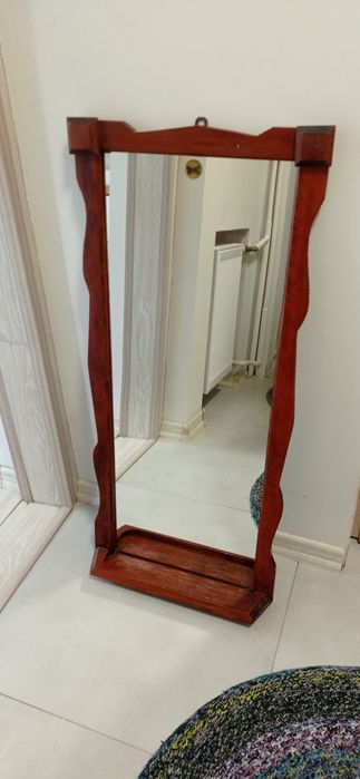 Lustra do powieszenia w drewnianej ramie