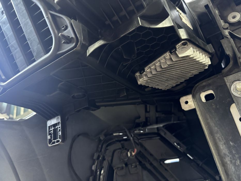 Zderzak Przedni Audi Q3 2021- Kompletny Przód z Chłodnicami 83A