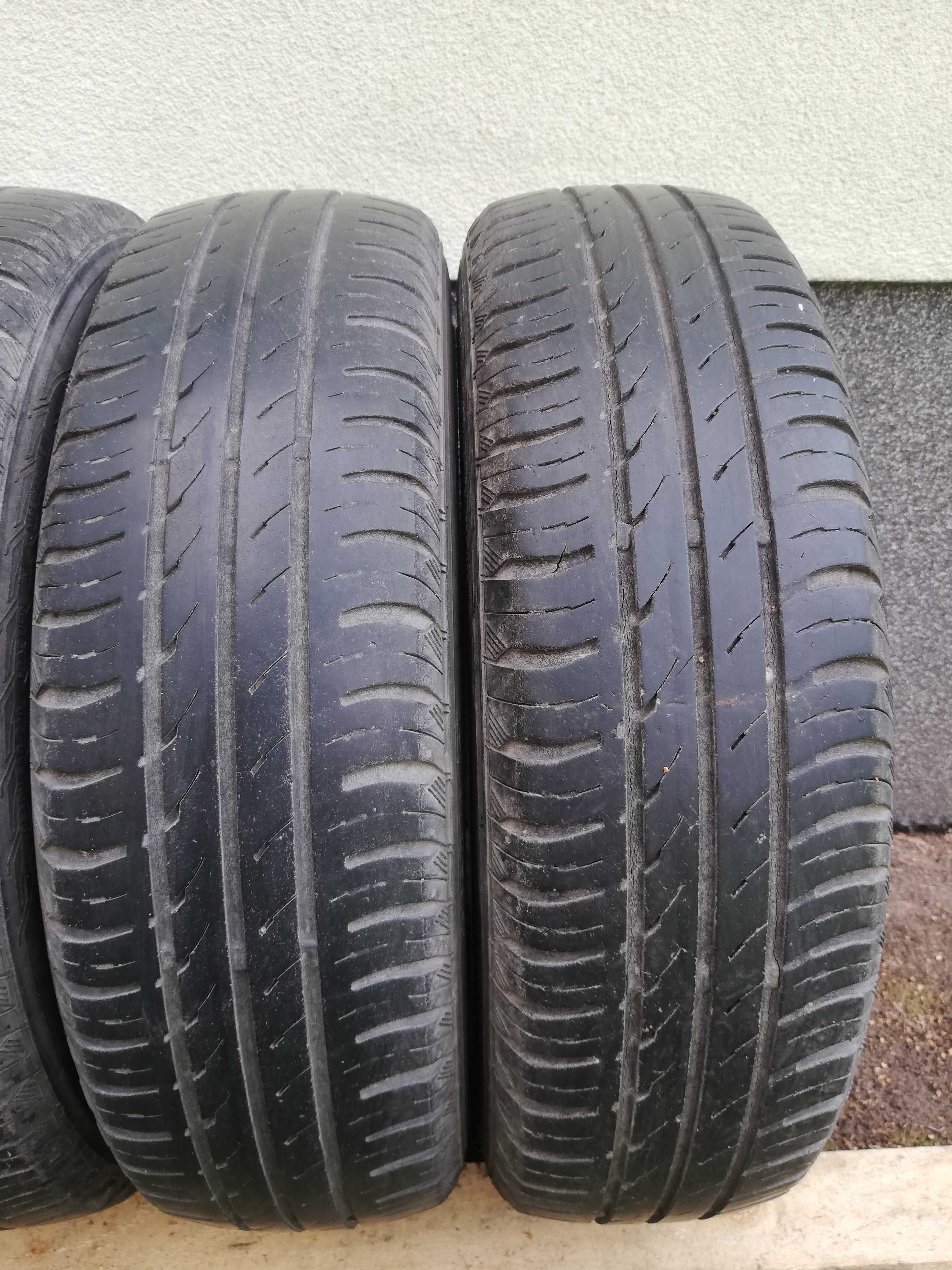 4 opony letnie Continental 155/65R14, bieżnik około 5mm.