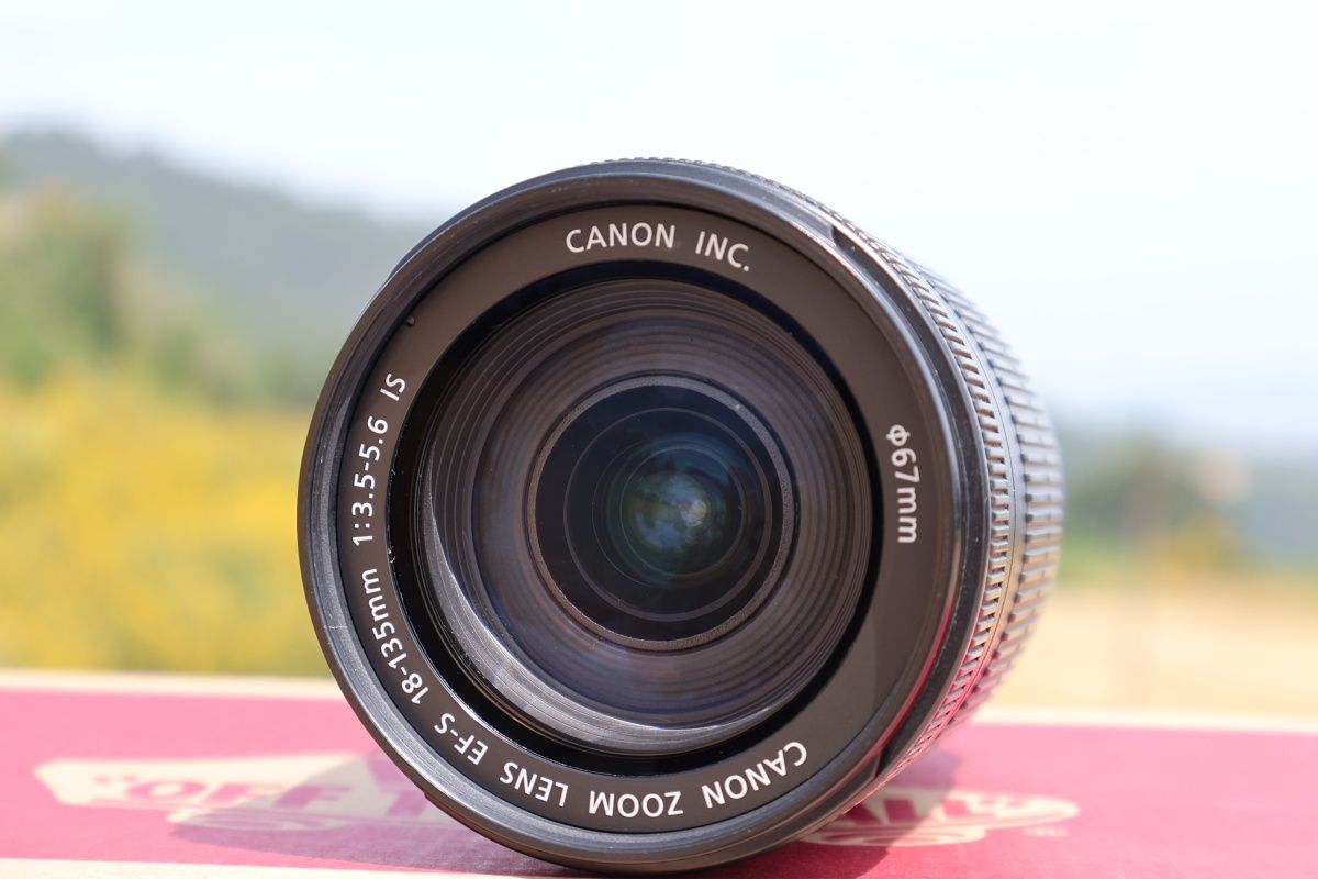 Canon EFS 18-135 mm 1:3.5-5.6 IS
6 IS