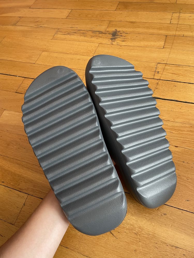 Adidas yeezy slide „slate grey”