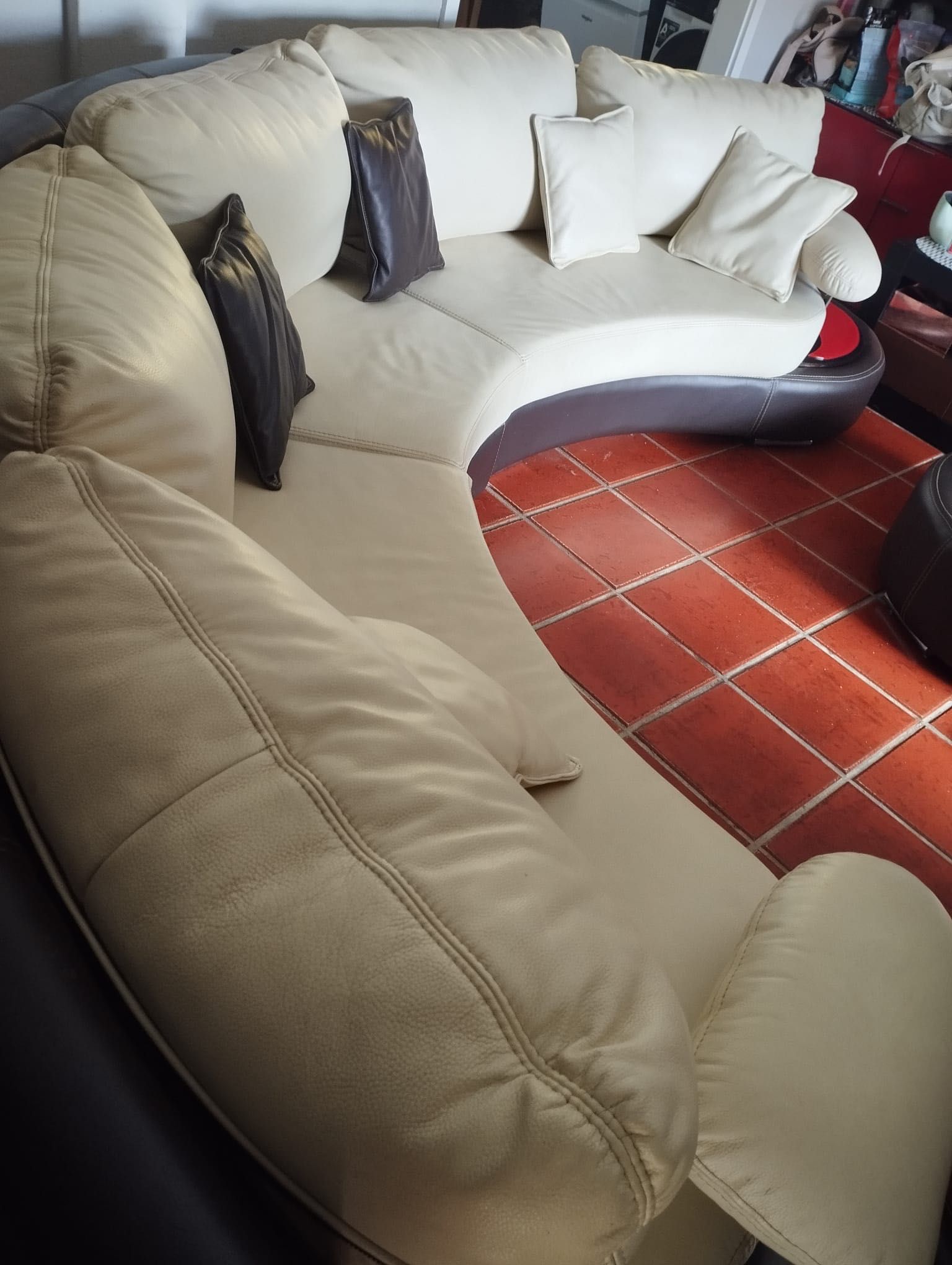 Sofa em pele como novo