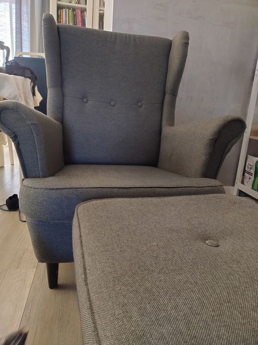 Fotel z podnóżkiem