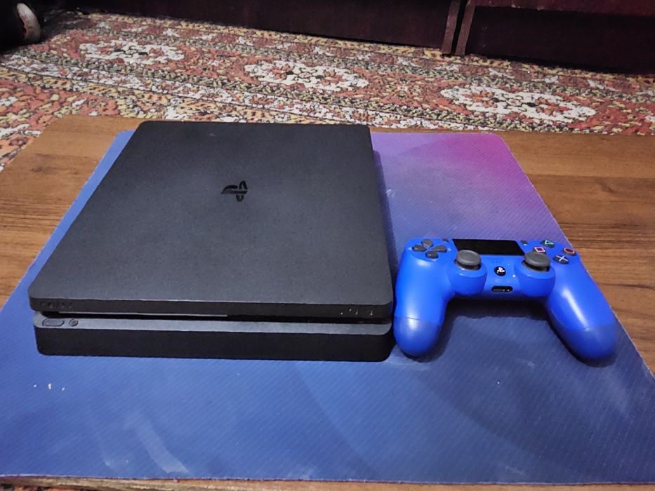 Playstation 4 slim