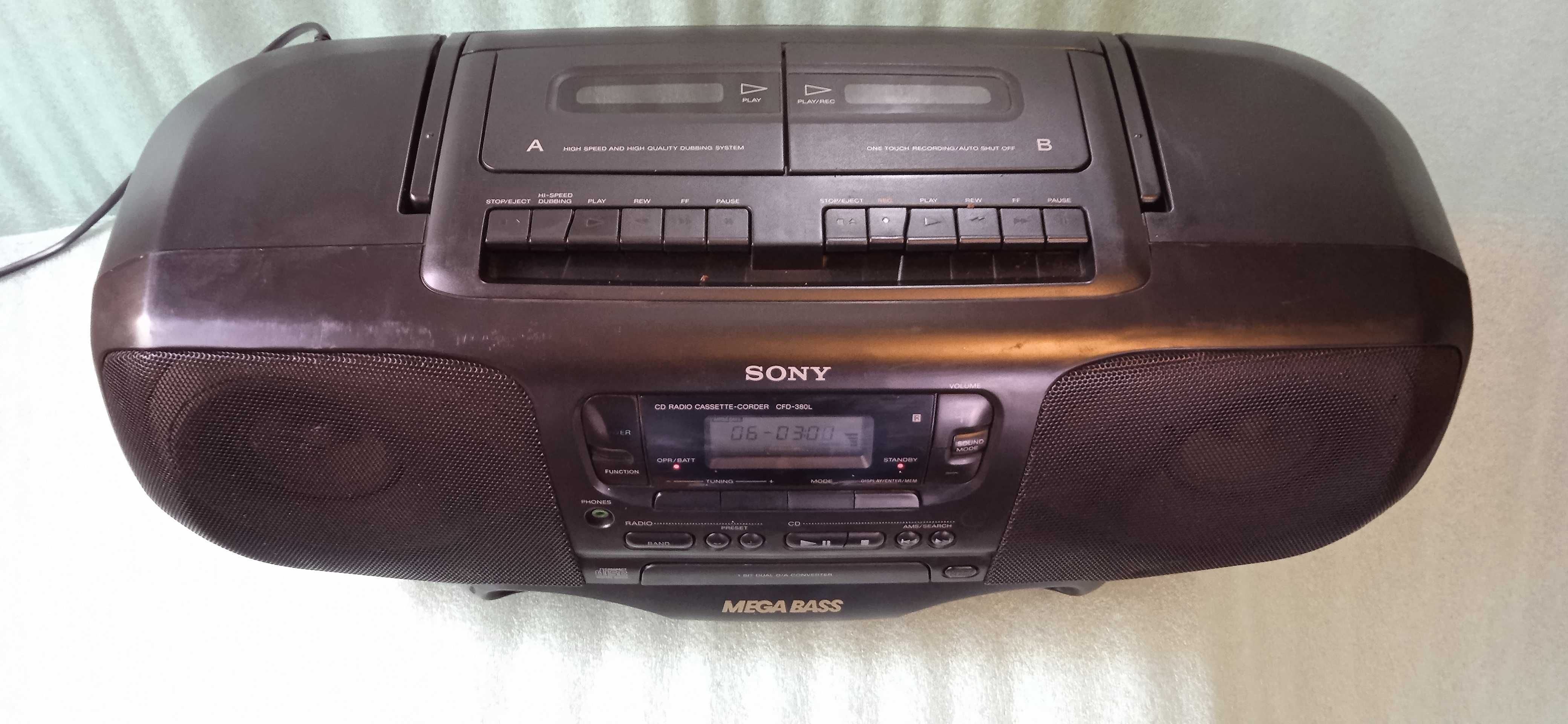 Radiomagnetofon z CD Sony