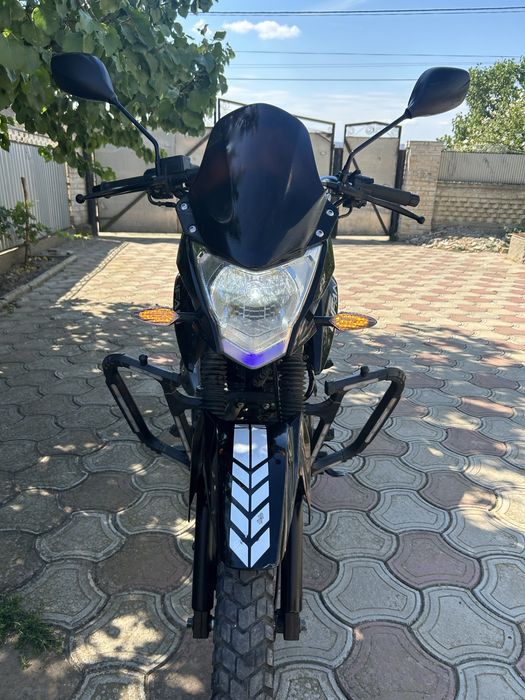 Мотоцикл Lifan 200