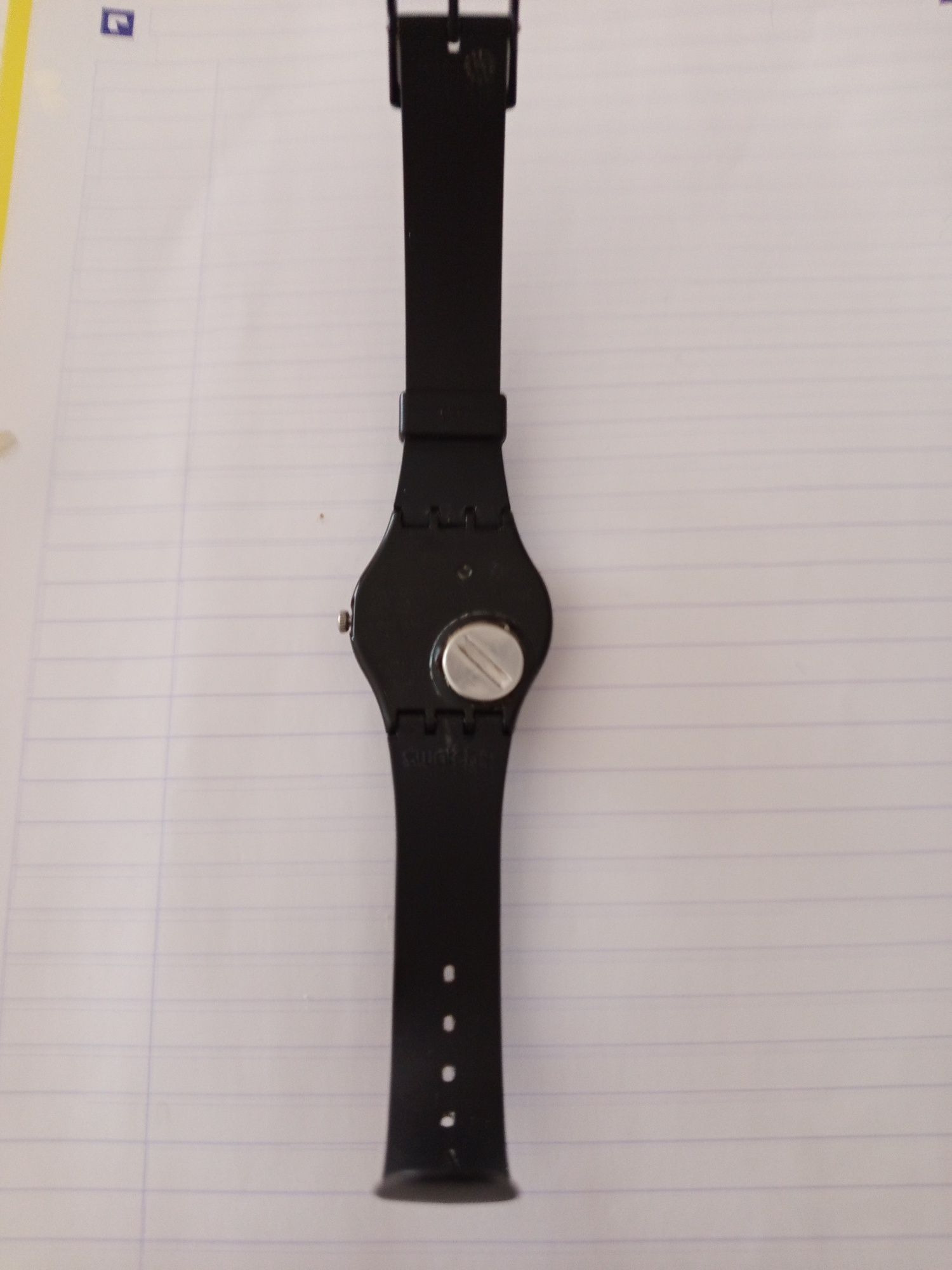 Relógio Swatch original com pulseira originalem bom estado para jovem