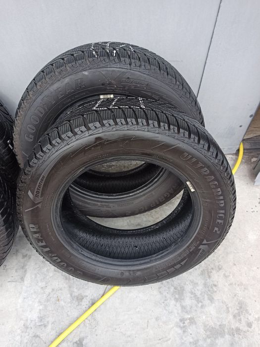 Зимові шини Goodyear UltraGrip Ice 2 195/65 R15