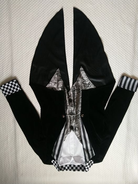 Карнавальний фрак з безрукавкою і капелюшком М розмір