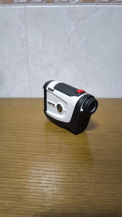 Range finder Bushnell tour v4