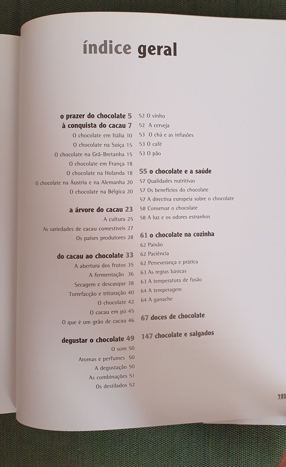 Livro " O Chocolate tentações & prazeres"
