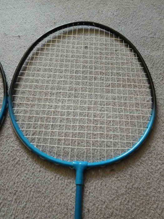 Rakieta tenisowa i do badmintona