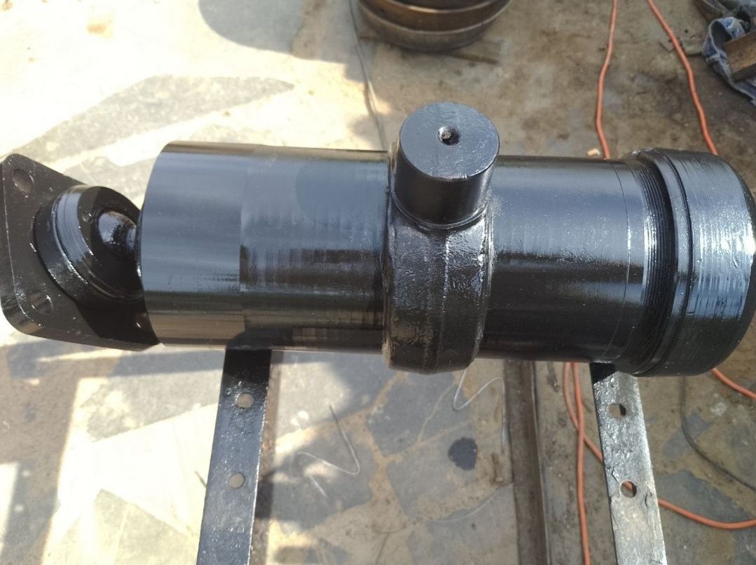 Циліндр Зіл 130 прицеп Газ53 гідроциліндр шток на саморобний трактор
