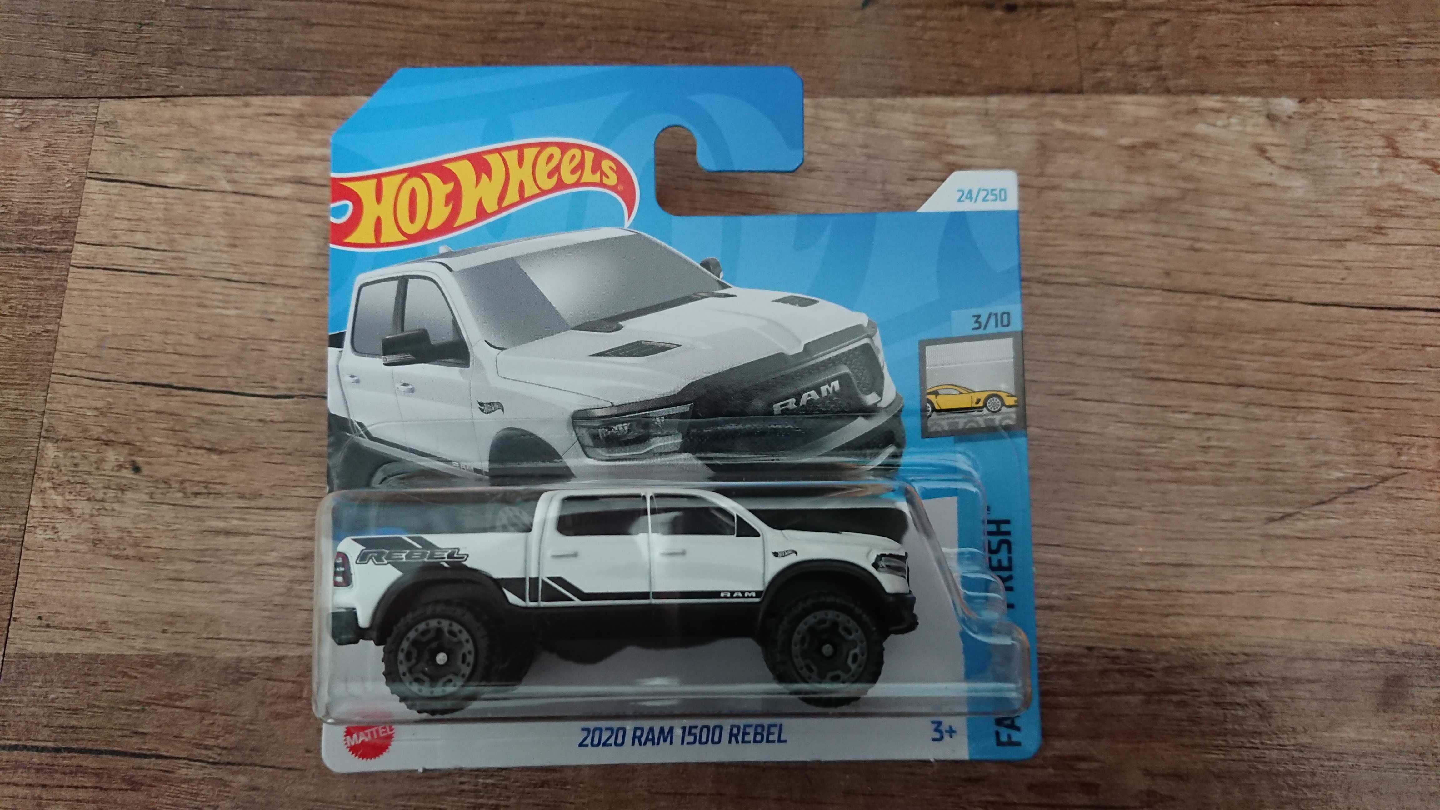 Hot Wheels 2020 Ram 1500 Rebel biały