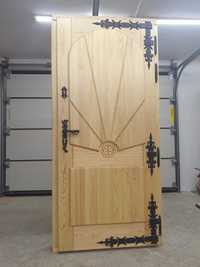 Drzwi Goralskie drewniane zewnętrzne wejsciowe  producent G2