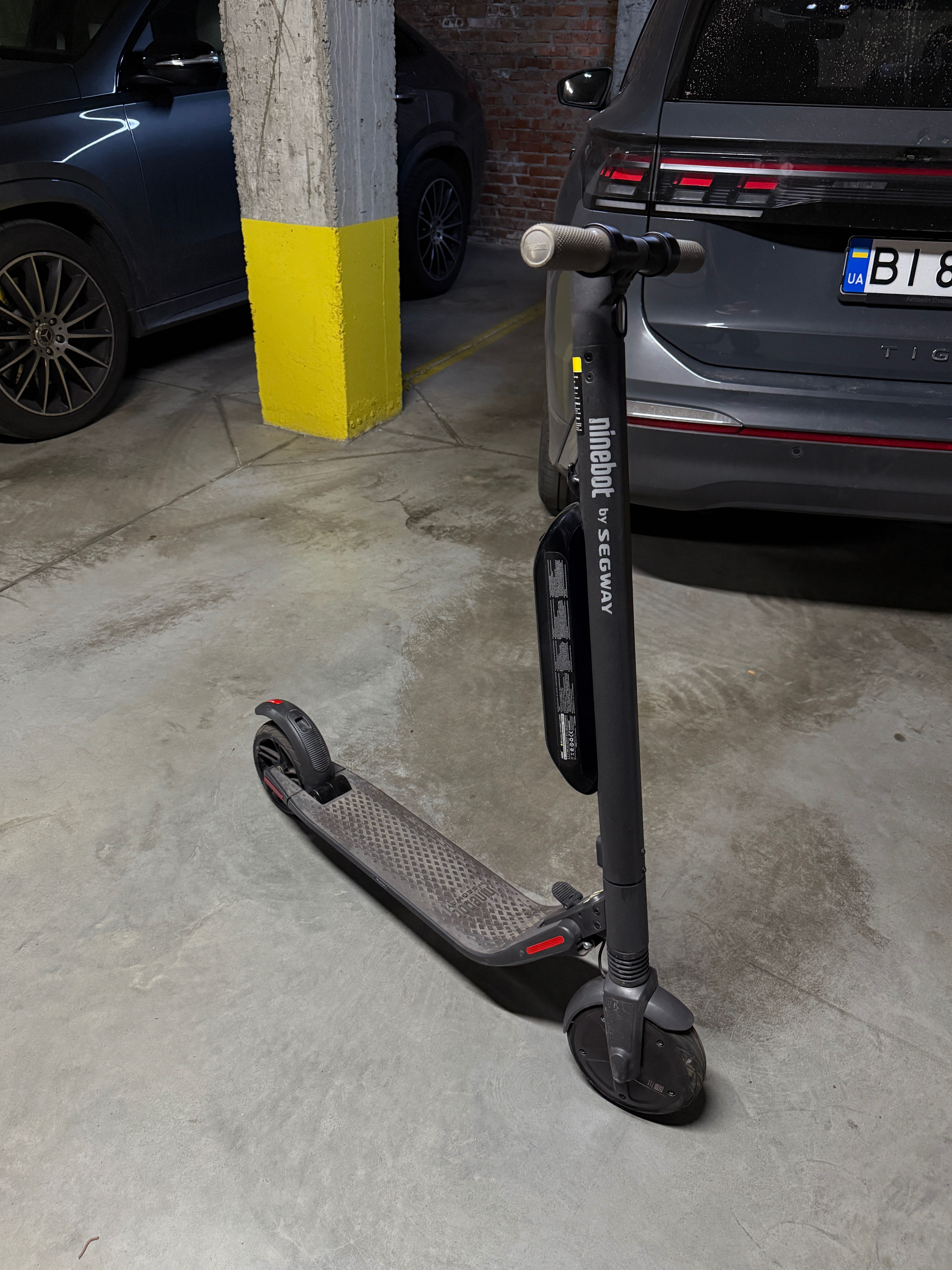 Електросамокат Ninebot by Segway KickScooter ES4