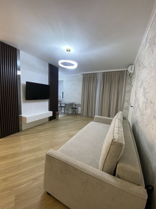 Продаю 2 комнатную квартиры м. Научная, пр. Науки, 23