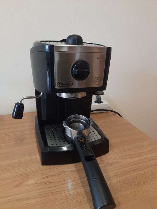 Ekspres kolbowy do kawy Delonghi