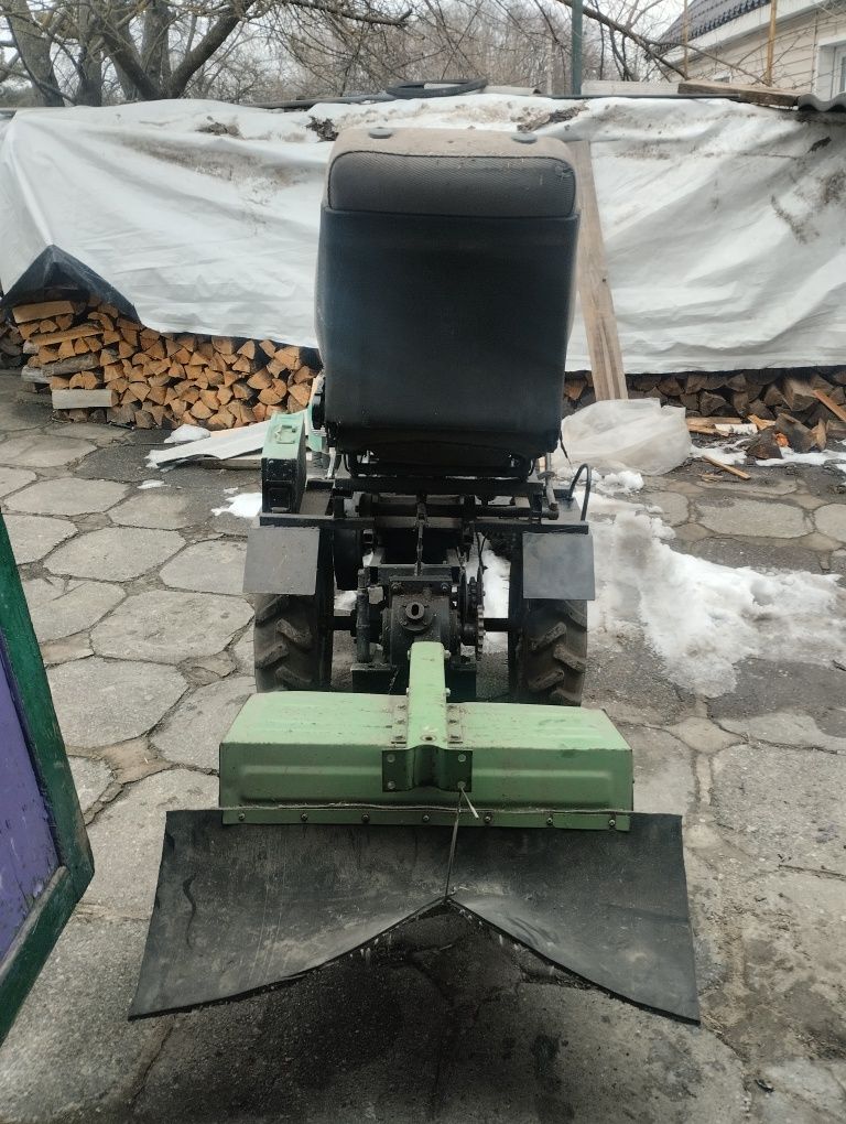 Мотоблок, міні трактор, зубр