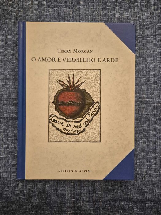 Livro O Amor é Vermelho e Arde (portes incluídos)