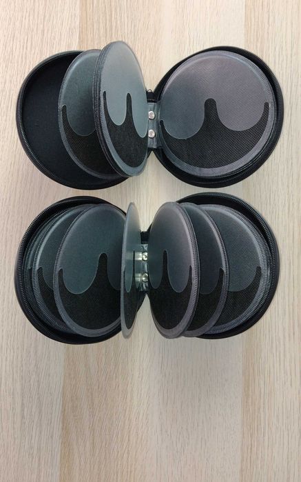 Dwa futerały na płyty CD