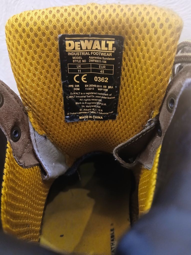 Рабочие ботинки DeWalt. 44p