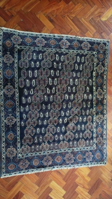 Tapete Persa verdadeiro 1.45m x 1.19m em optimo estado