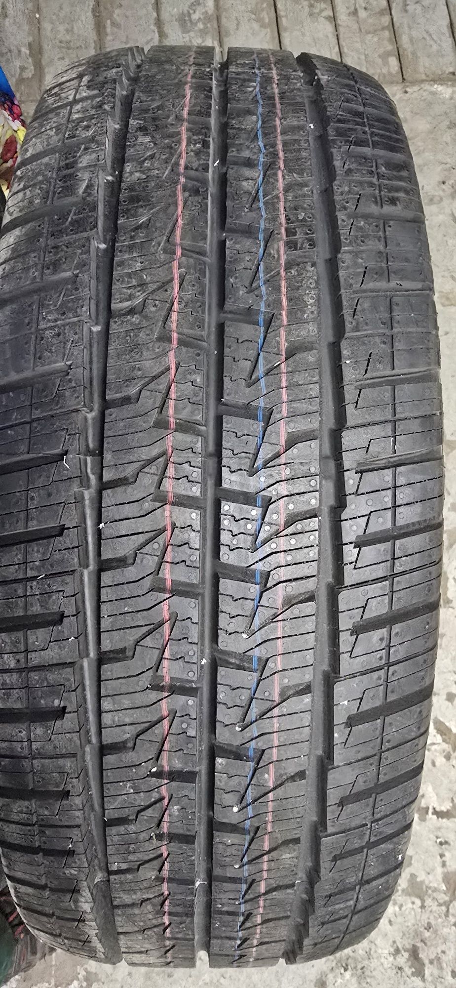 Opony wielosezonowe całoroczne 235/65/16 C Continental 24r nowe 2szt