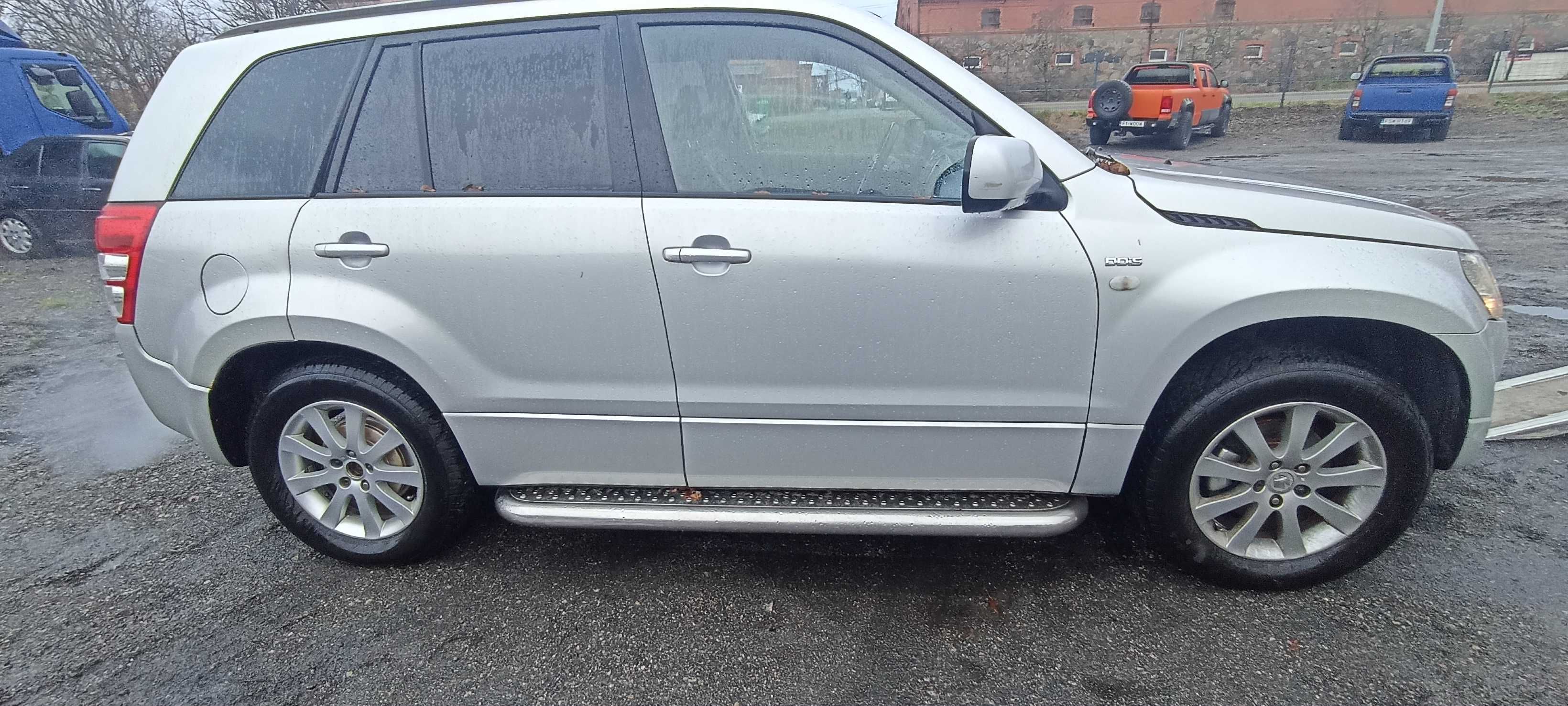 maska klapa silnika grand vitara 06 r 129 km 1.9 ddis lak Z2S