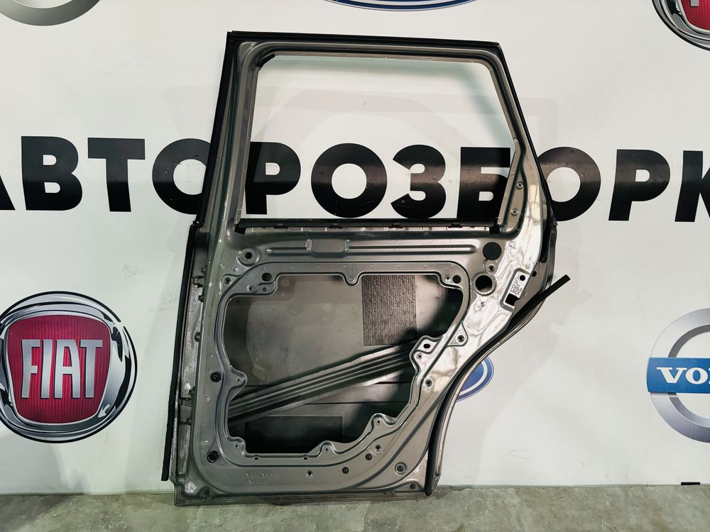 Двері Volvo V50 Дверь Вольво В50 Дверька Розборка
