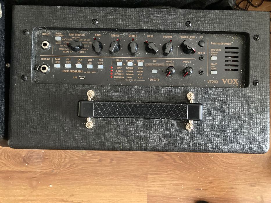 zmacniacz gitarowy combo Vox VT20X