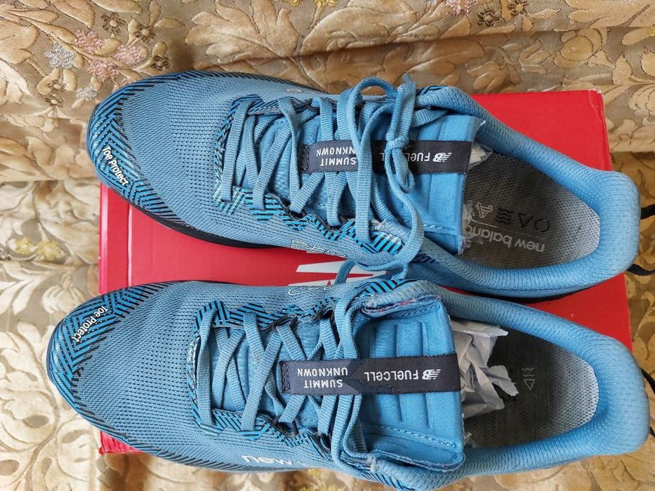 Кросовки New Balance Fuel Cell Summit
