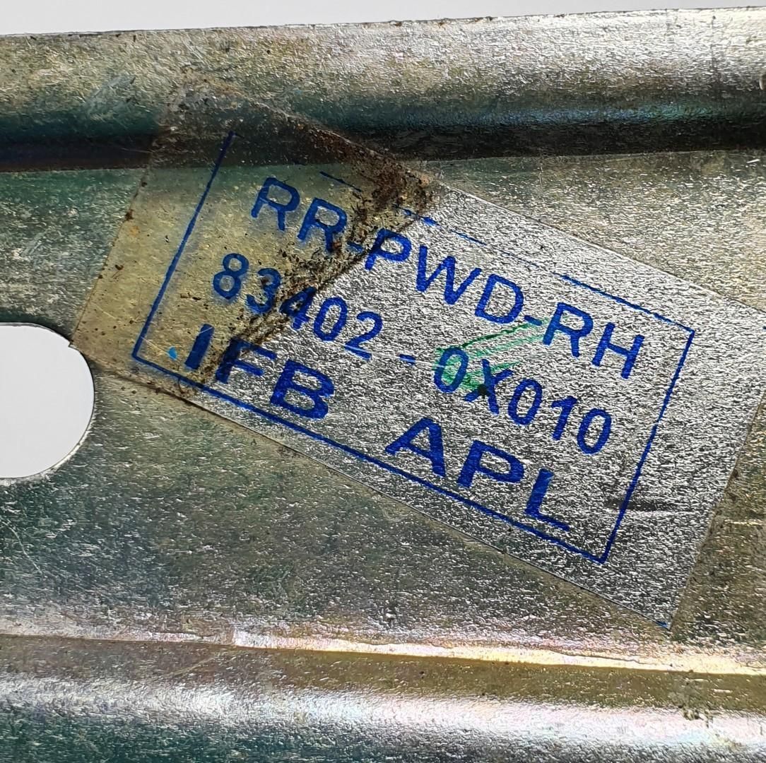 MECHANIZM PODNOŚNIK SZYBY PRAWY TYŁ HYUNDAI i10 83402-0X010