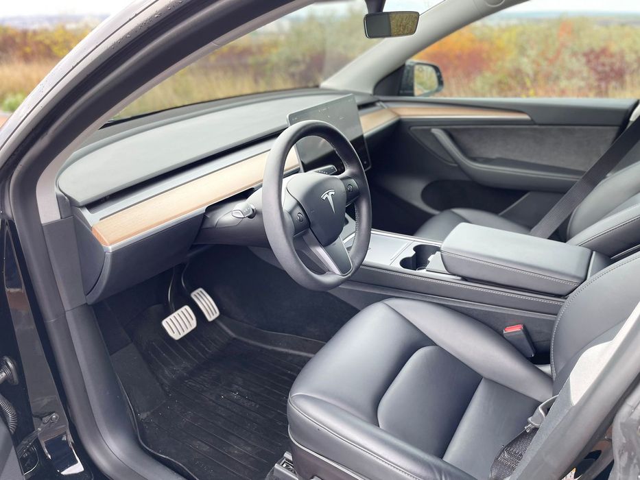 Tesla Model Y Performance  Одесса,Интересует обменна квартиру в Одессе