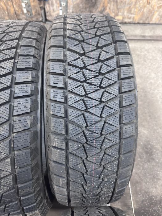 Зимняя резина Bridgestone Blizzak DM-v2