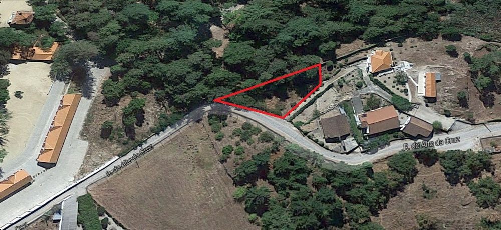 Terreno nas Pedras Salgadas