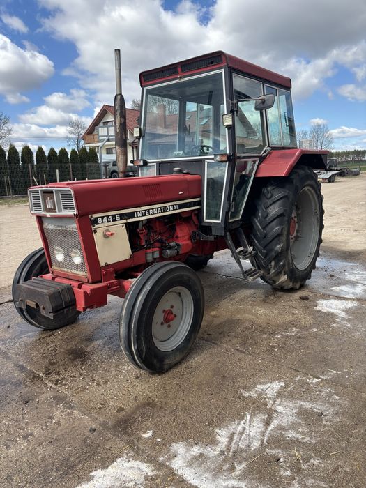 International 844s, ih case
