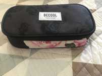 Estojo da marca Becool