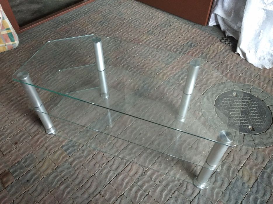 Stolik szklany pod telewizor