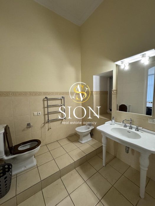 Продаж офісу 123 м2, Печерськ, Липки, Грушевського 16, навпроти ВР