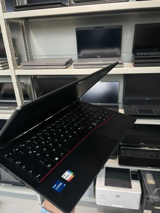 Fujitsu LIFEBOOK E5412 – легкий і зручний для роботи та навчання є30шт