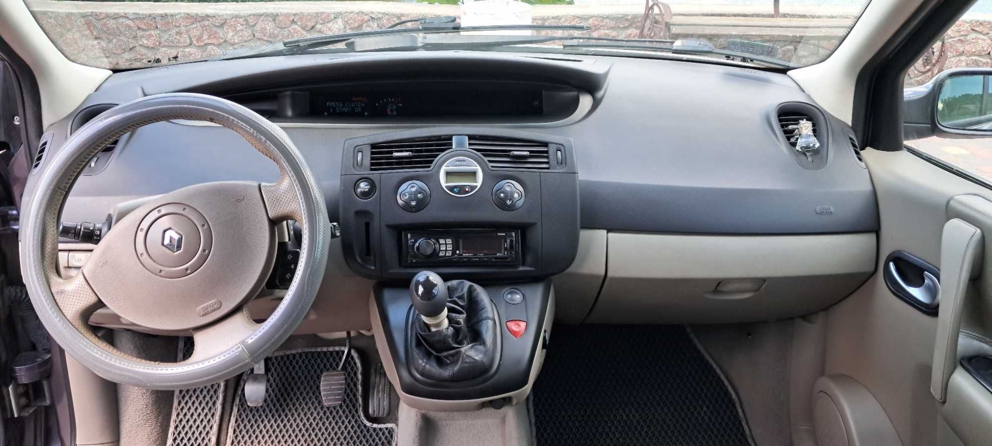 Продаю машину Renault Grand Scenik