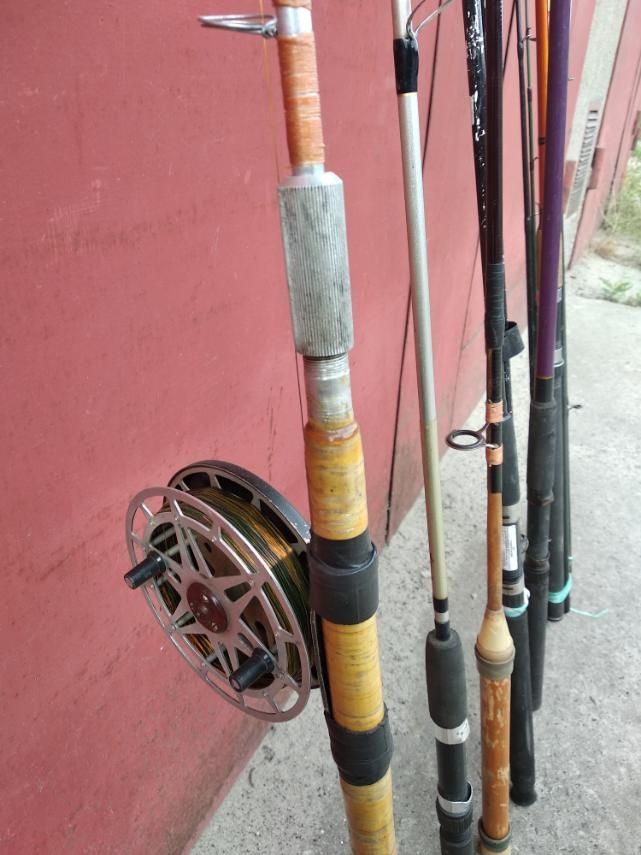 Продам СПИННИНГИ в сборе. Кормушки ЛЮБЫЕ!