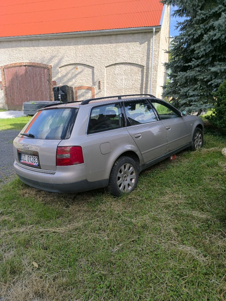 Audi A6 C5 uszkodzona
